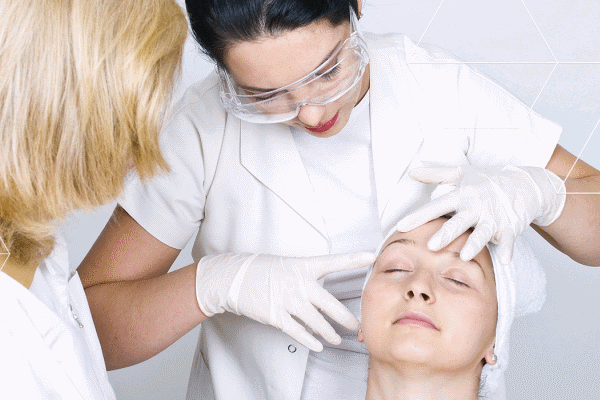 4 Key Attributes Skin Care Specialists Need To Succeed In Their Career